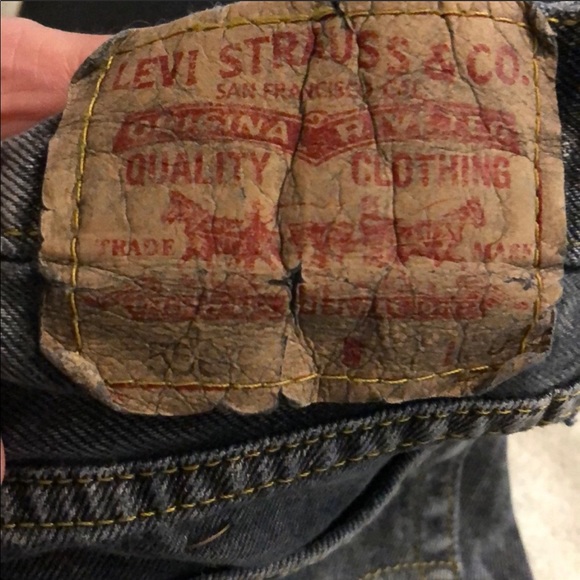 Levi’s 550 Distressed Black Cut Off Shorts! - Picture 7 of 8